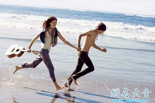 浪漫情侣两人图片