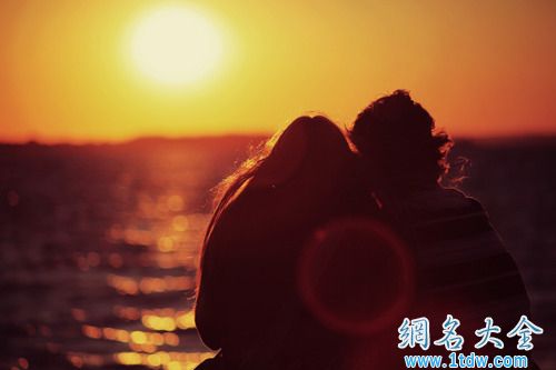黄昏情侣图片素材